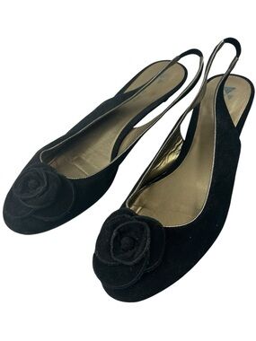 DaniBlack Suede slingback kitten heel rosette vamp black Size 9.5”